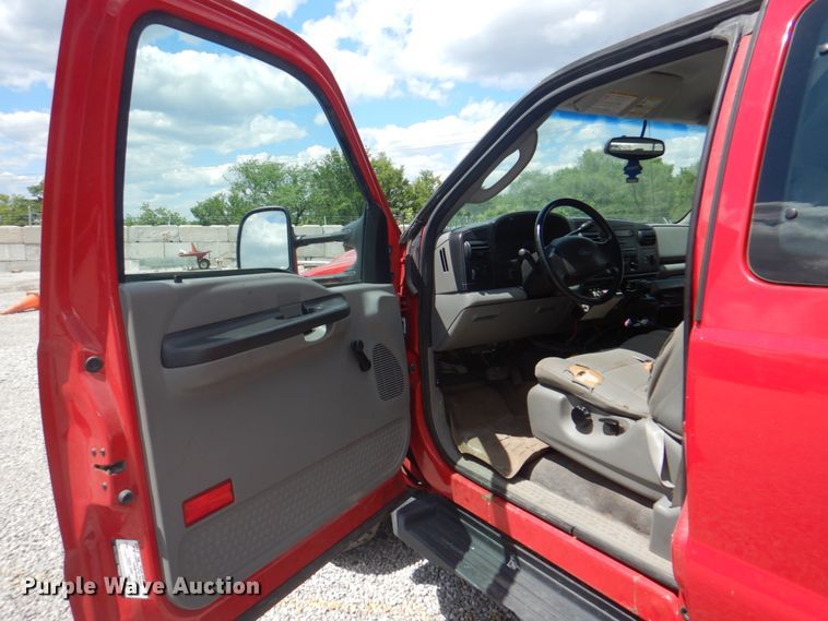 image for item JF9141 2007 Ford F550 Super Duty XL  SuperCab flatbed truck