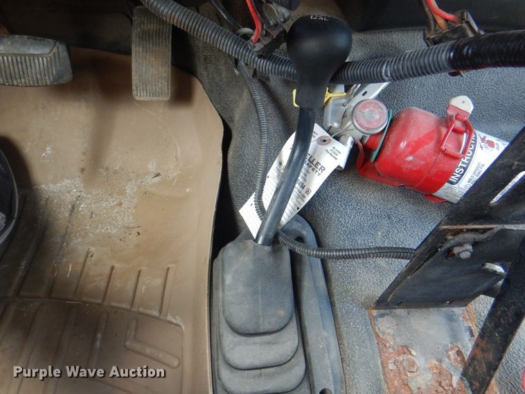 image for item JF9141 2007 Ford F550 Super Duty XL  SuperCab flatbed truck