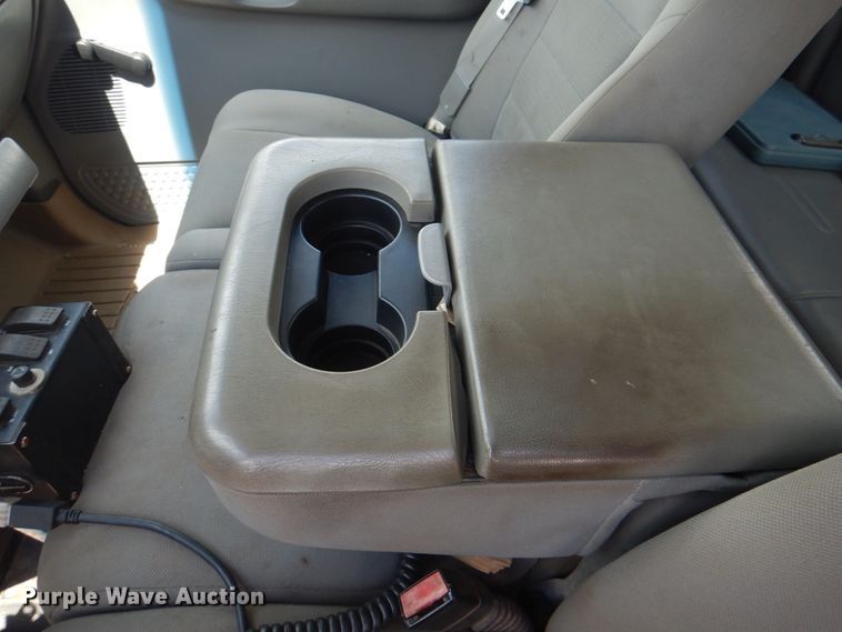 image for item JF9141 2007 Ford F550 Super Duty XL  SuperCab flatbed truck