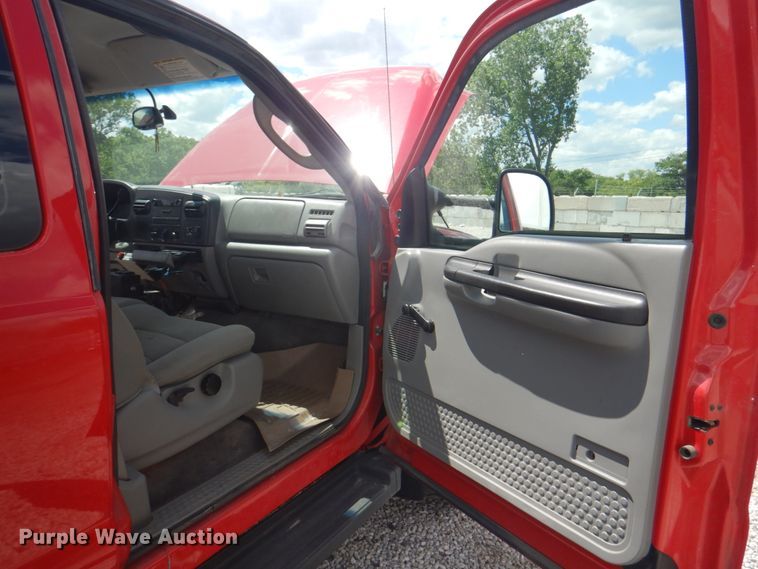 image for item JF9141 2007 Ford F550 Super Duty XL  SuperCab flatbed truck