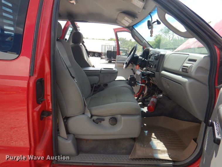 image for item JF9141 2007 Ford F550 Super Duty XL  SuperCab flatbed truck