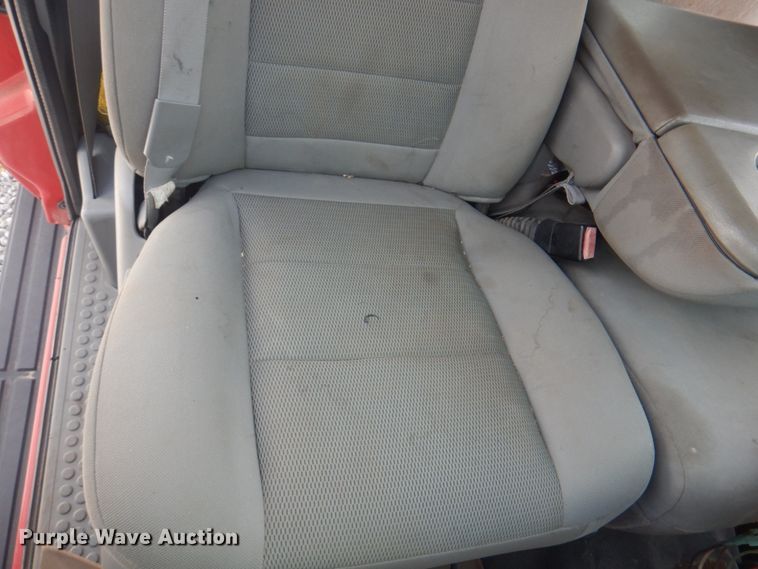 image for item JF9141 2007 Ford F550 Super Duty XL  SuperCab flatbed truck