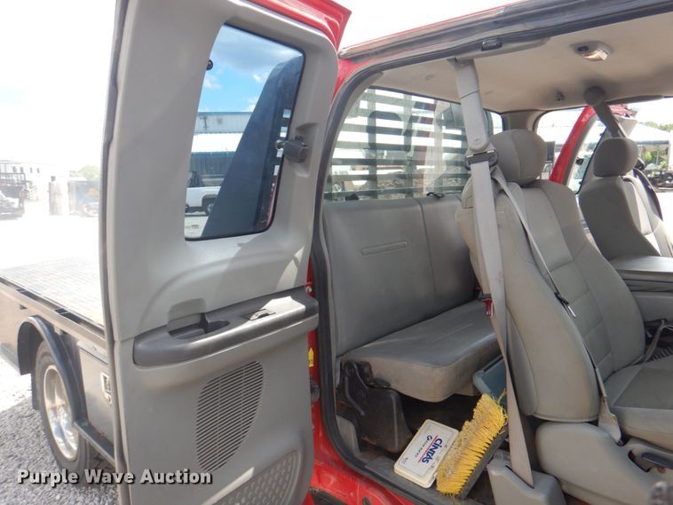 image for item JF9141 2007 Ford F550 Super Duty XL  SuperCab flatbed truck