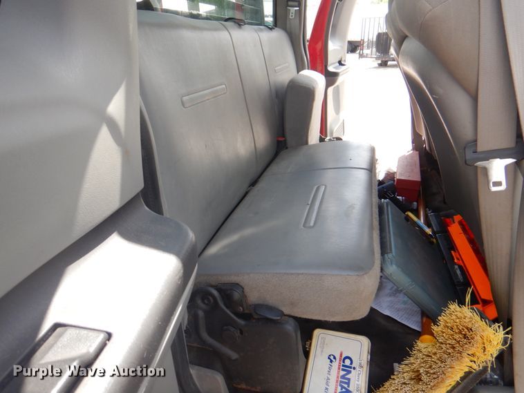 image for item JF9141 2007 Ford F550 Super Duty XL  SuperCab flatbed truck