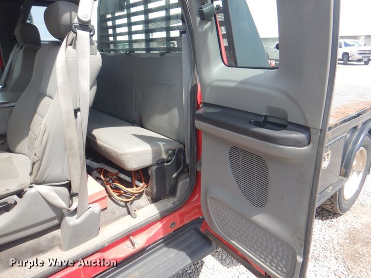 image for item JF9141 2007 Ford F550 Super Duty XL  SuperCab flatbed truck