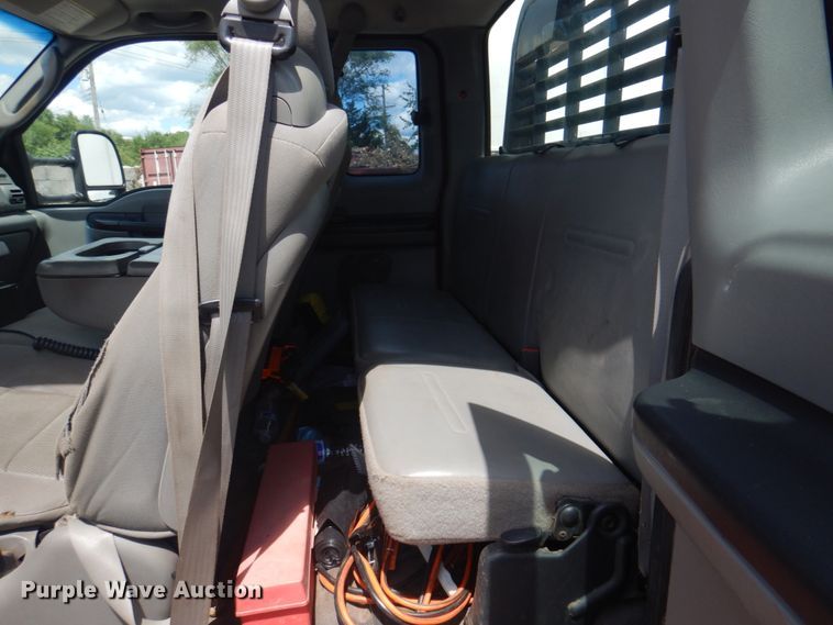 image for item JF9141 2007 Ford F550 Super Duty XL  SuperCab flatbed truck