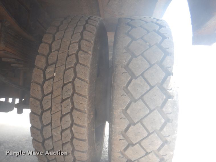 image for item JF9141 2007 Ford F550 Super Duty XL  SuperCab flatbed truck