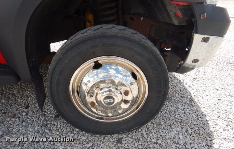 image for item JF9141 2007 Ford F550 Super Duty XL  SuperCab flatbed truck