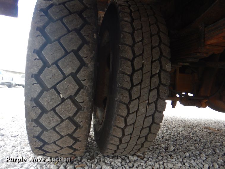 image for item JF9141 2007 Ford F550 Super Duty XL  SuperCab flatbed truck