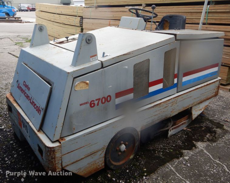 image for item JI9617 1997 Clarke American Lincoln 6700  sweeper