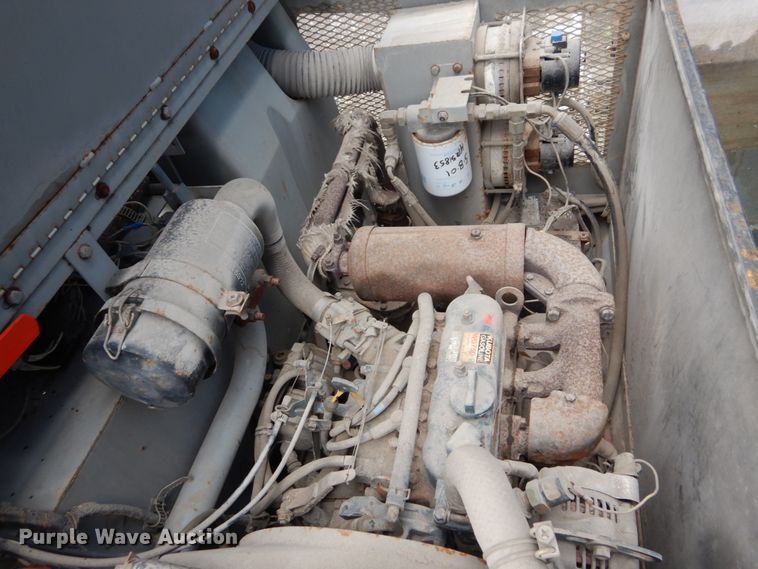 image for item JI9617 1997 Clarke American Lincoln 6700  sweeper