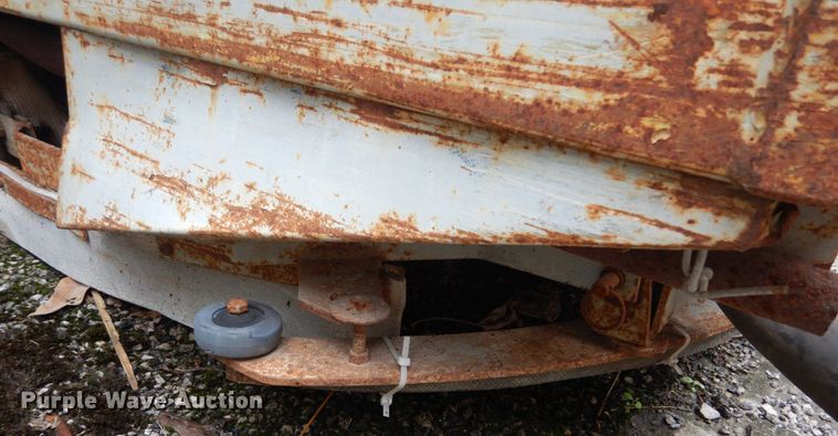 image for item JI9617 1997 Clarke American Lincoln 6700  sweeper