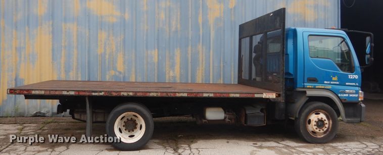 image for item JI9621 2006 Ford LCF  flatbed truck