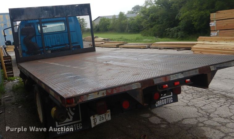 image for item JI9621 2006 Ford LCF  flatbed truck