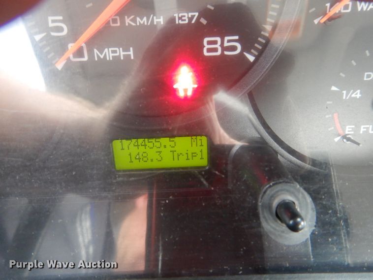 image for item JI9621 2006 Ford LCF  flatbed truck