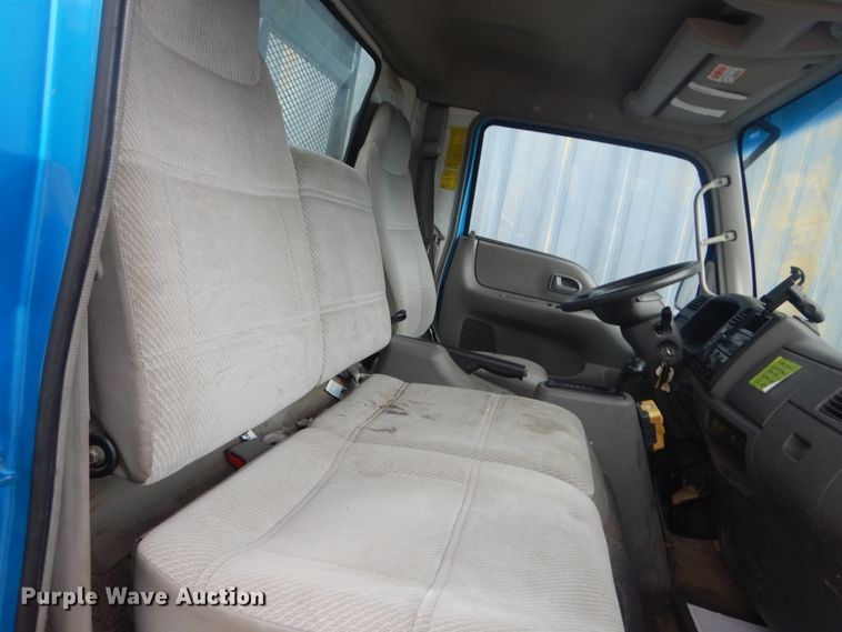 image for item JI9621 2006 Ford LCF  flatbed truck