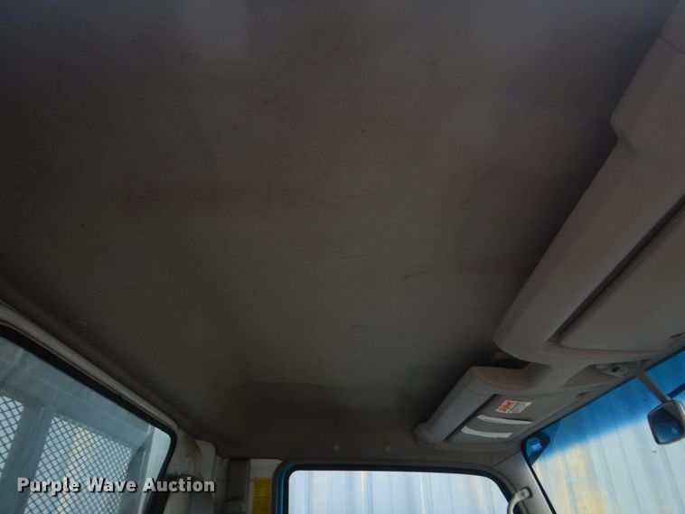 image for item JI9621 2006 Ford LCF  flatbed truck