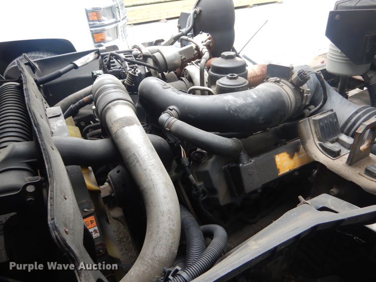 image for item JI9621 2006 Ford LCF  flatbed truck