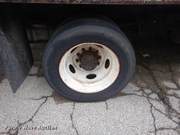 image for item JI9621 2006 Ford LCF  flatbed truck