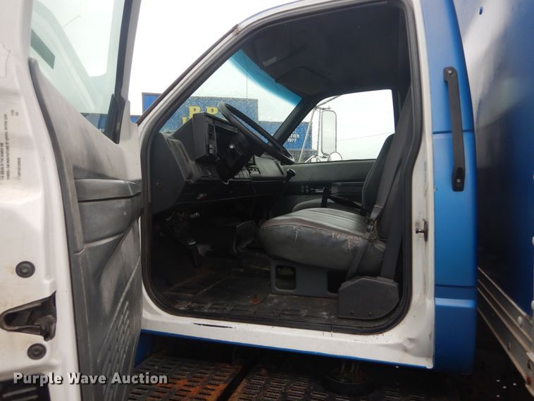 image for item JI9624 2000 GMC C6500  box truck