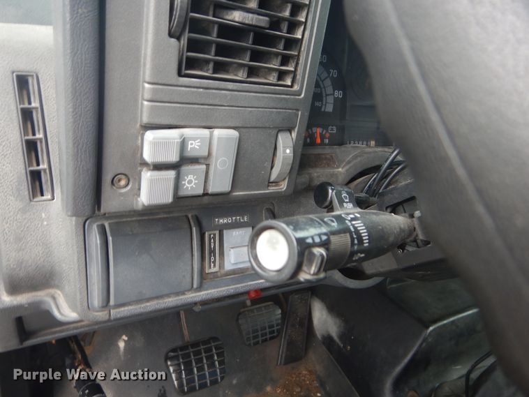 image for item JI9624 2000 GMC C6500  box truck