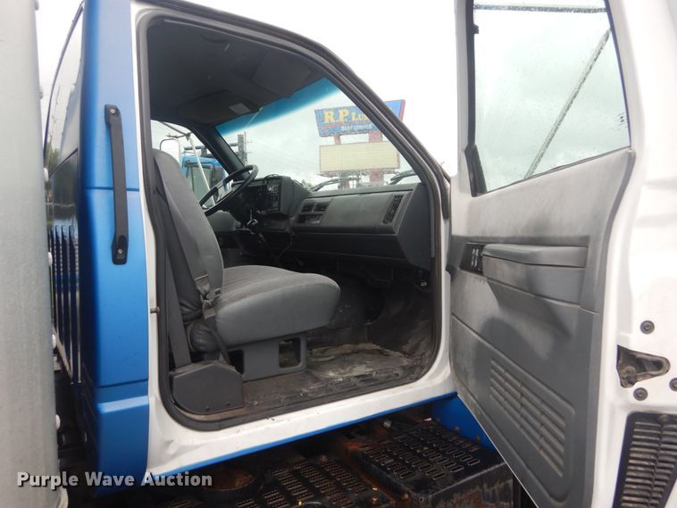 image for item JI9624 2000 GMC C6500  box truck