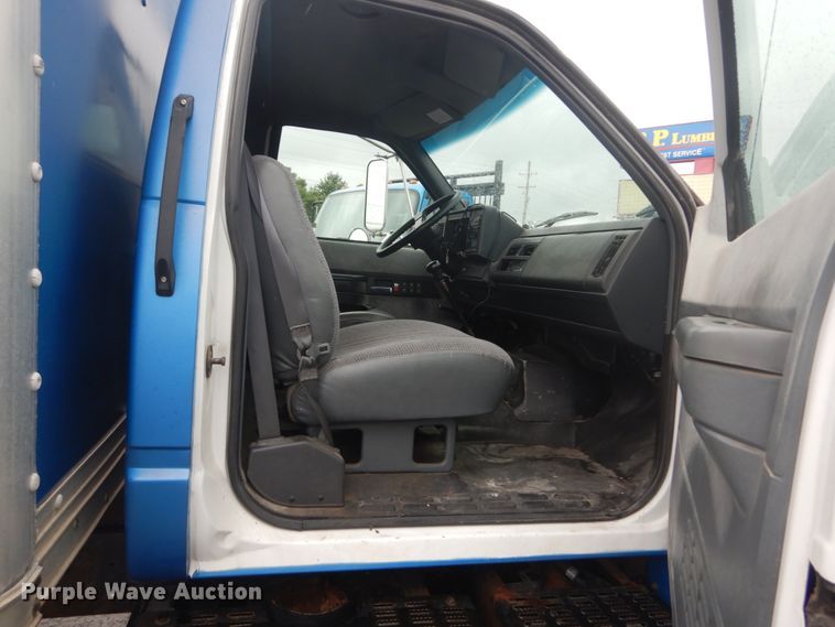 image for item JI9624 2000 GMC C6500  box truck