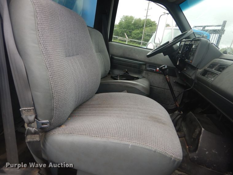 image for item JI9624 2000 GMC C6500  box truck