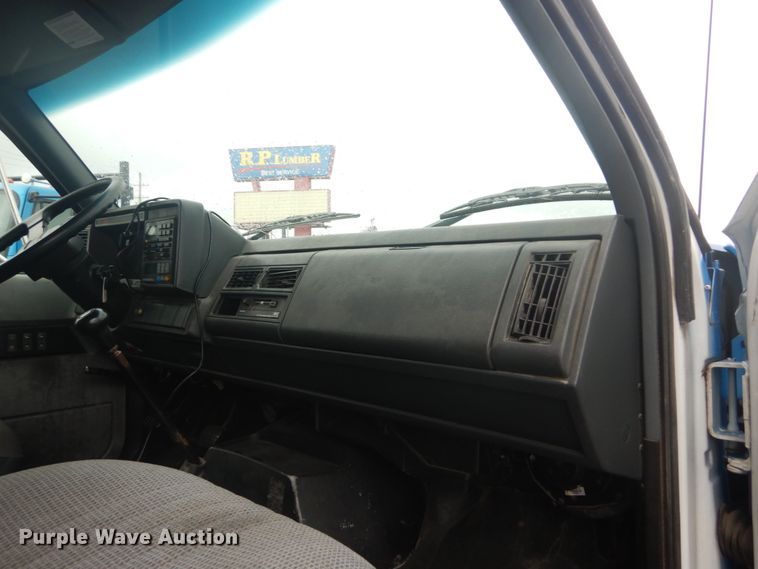 image for item JI9624 2000 GMC C6500  box truck