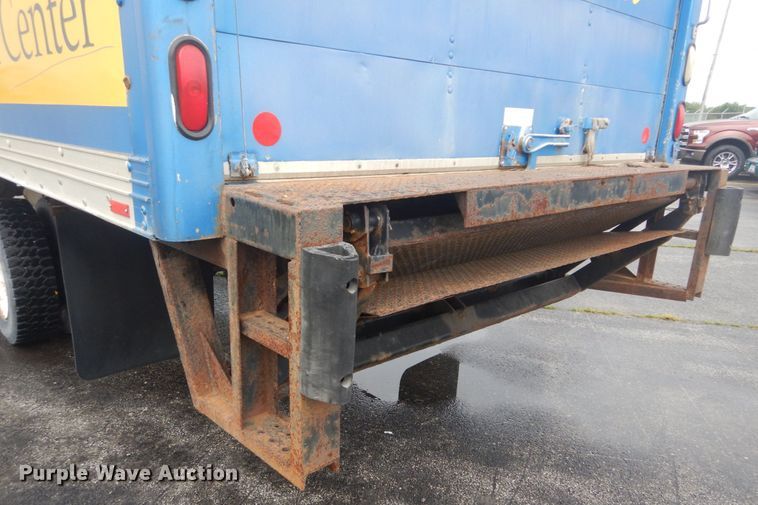 image for item JI9624 2000 GMC C6500  box truck