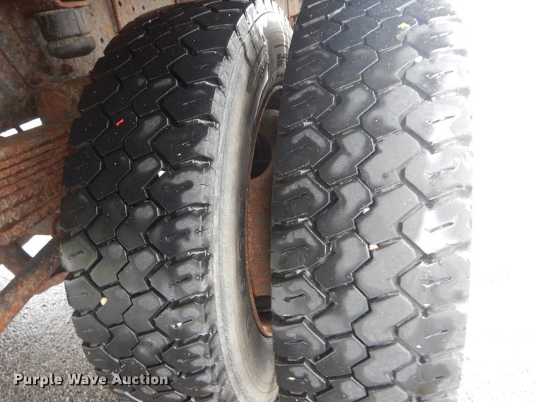 image for item JI9624 2000 GMC C6500  box truck