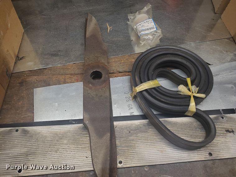 image for item JM9724 1999 Kubota G1800  lawn mower