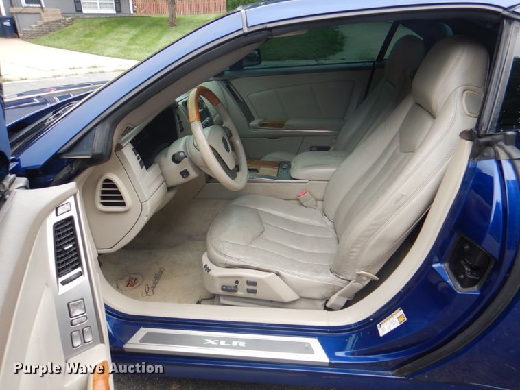 image for item JY9732 2005 Cadillac XLR  convertible