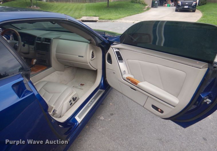 image for item JY9732 2005 Cadillac XLR  convertible