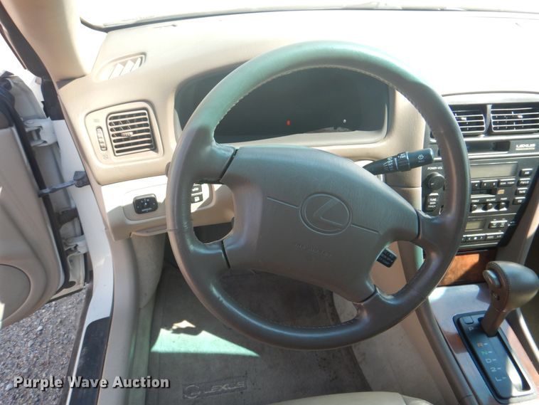 image for item JY9750 1998 Lexus ES 300