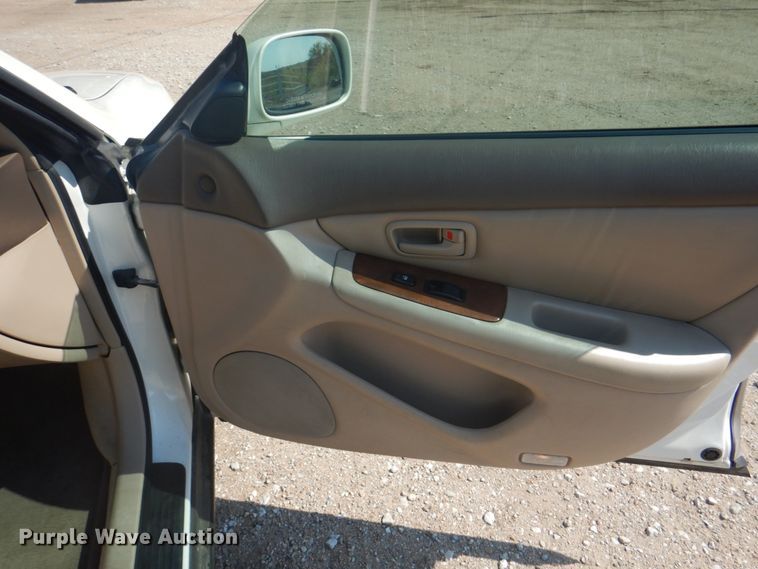 image for item JY9750 1998 Lexus ES 300