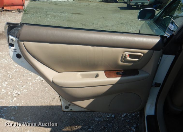 image for item JY9750 1998 Lexus ES 300