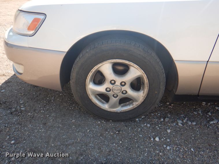 image for item JY9750 1998 Lexus ES 300