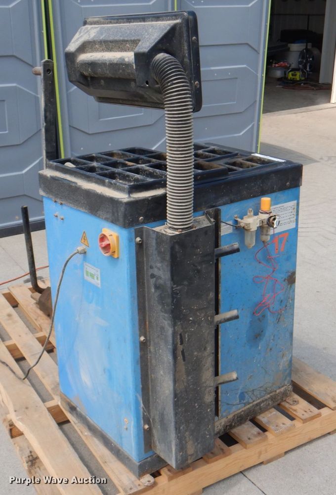 image for item JY9797 Wheel balancer