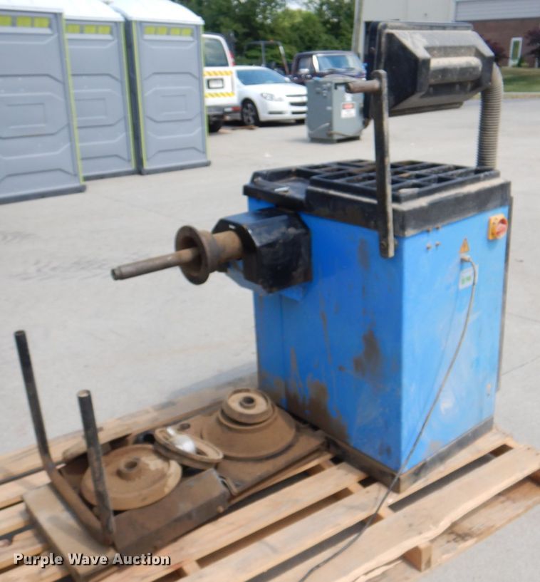 image for item JY9797 Wheel balancer