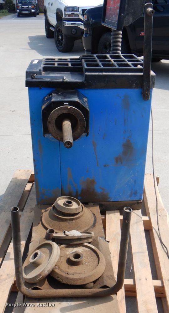 image for item JY9797 Wheel balancer
