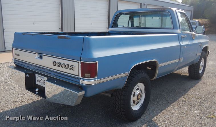 image for item KU9491 1982 Chevrolet Silverado K20  pickup truck