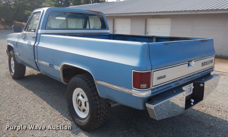 image for item KU9491 1982 Chevrolet Silverado K20  pickup truck