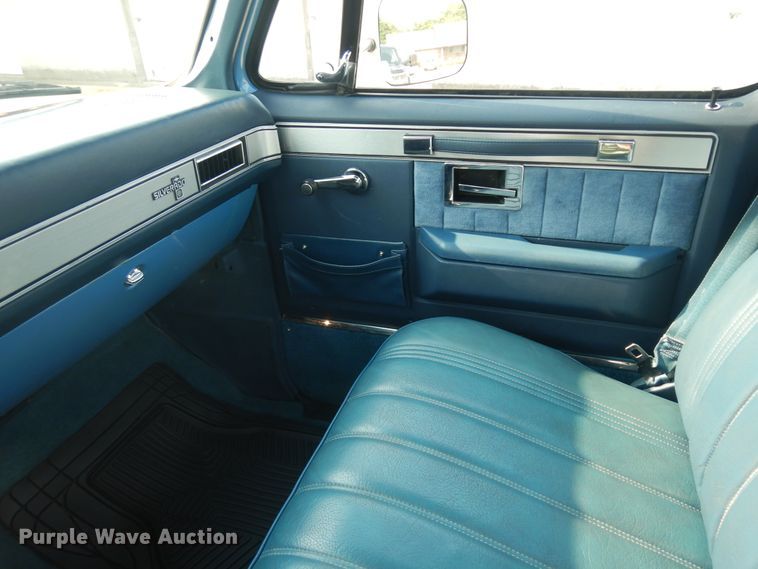 image for item KU9491 1982 Chevrolet Silverado K20  pickup truck