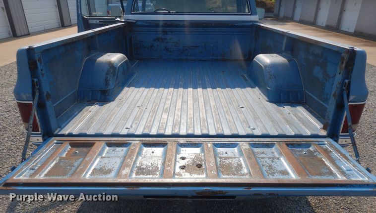 image for item KU9491 1982 Chevrolet Silverado K20  pickup truck