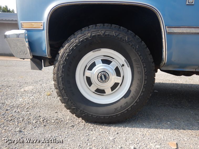 image for item KU9491 1982 Chevrolet Silverado K20  pickup truck