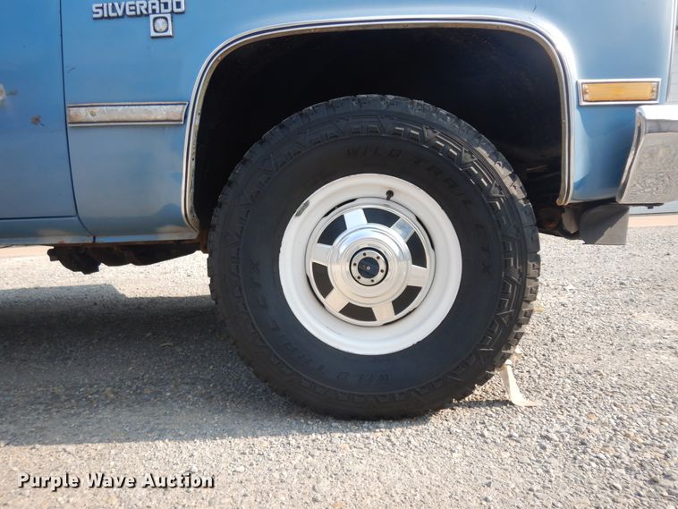 image for item KU9491 1982 Chevrolet Silverado K20  pickup truck