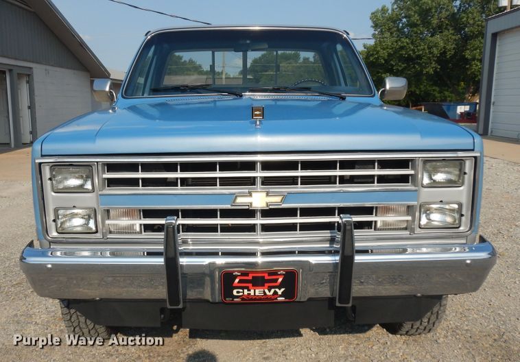 image for item KU9492 1985 Chevrolet Silverado K10  pickup truck