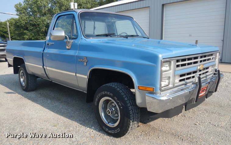 image for item KU9492 1985 Chevrolet Silverado K10  pickup truck