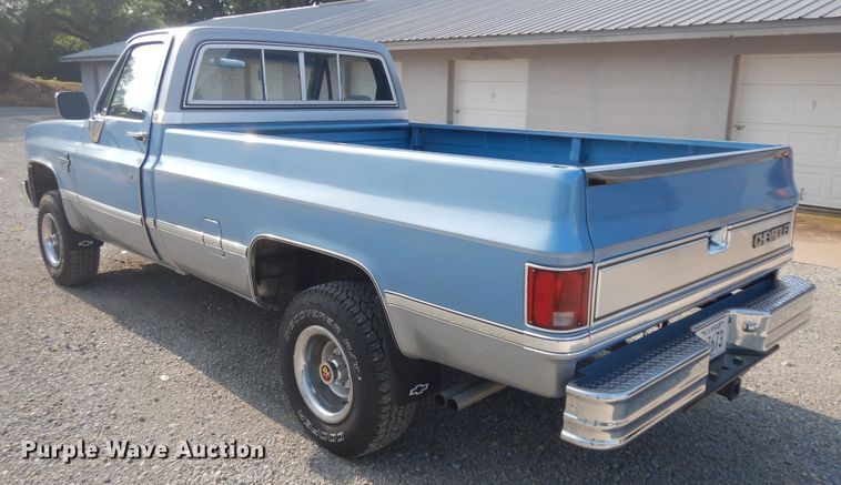 image for item KU9492 1985 Chevrolet Silverado K10  pickup truck
